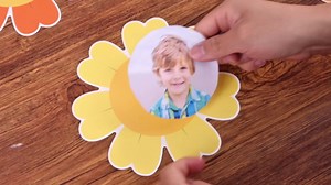 60pcs Spring Theme Flower Cutouts Boho Daisy Bulletin Board Decoration Back to School Flower Paper Cut-Outs Classroom Decor for Kids Classroom DIY Craft Photo Kindergarten Preschool Wall Door Supplies