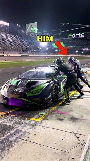 The pit stop mistake that set a Lambo on fire at Daytona 🔥