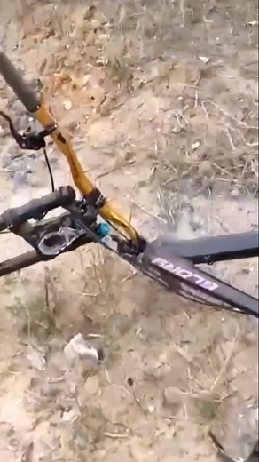 Mountain Bike content 🚲 | Rate this crash ? 1-10 ? 🔥 Follow @downhill_2020 🙏 Save this post 📎 - 🚲 : ?? - The photos and videos are not mine, so if you want them... | Instagram