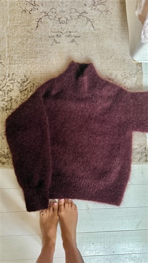 Leeni Hoimela on Instagram: "Here’s the journey of my third Ballerine sweater in 30 seconds. 🙌 This was actually my travel knit, and I deliberately saved the knitting for situations where I couldn’t look at a chart or think about what comes next. Because of that, this third mohair sweater took 3 months to finish, even though the first two took 5 days each. I cast on for a trip to Stockholm, then stalled and watched Netflix with it for a while, until I finally sped through and finished the sweat