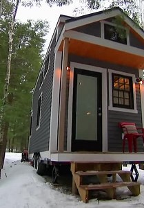 Tiny House Hunters S04:E31 - A Picture Perfect Tiny Home