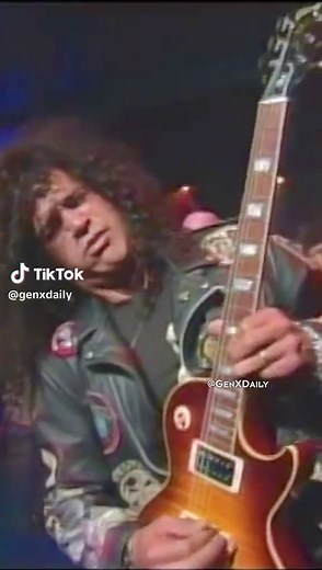 Slash Shredding Live with Velvet Revolver on Letterman