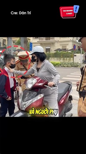 Cậu bé này đã nói gì khi gặp CSGT ? 😆 #shorts