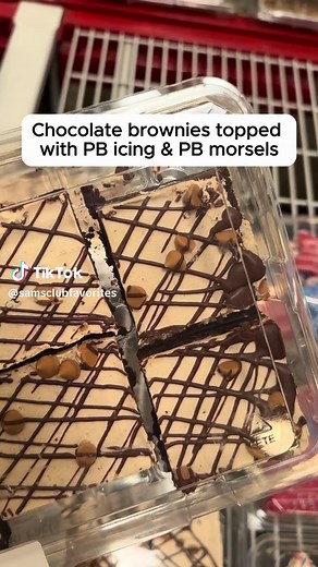 🤤 INCREDIBLE Chocolate Peanut Butter Brownies at Sam’s Club! These delicious bakery brownies are topped with a peanut butter icing and morsels, making them an AMAZING treat…I’m clearly a fan! 😋 ($7.98) #samsclub #brownies #chocolatepeanutbutter #dessertlovers