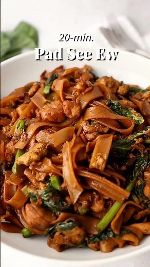 20-min. Pad See Ew (Thai Stir-Fried Noodles) #thaifood