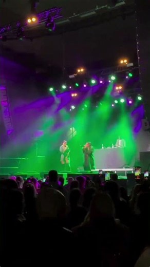 Brick & Lace performing Never Never @Helsinki 2026