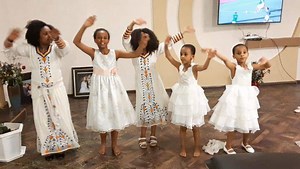 Cute kids rocking balambaras! | Jacky Gosee