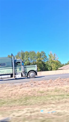 Running loads!! 🚚 #bigrig #peterbilt