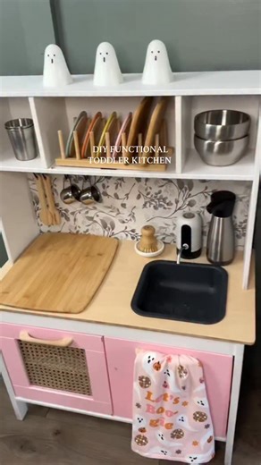 4.6K views · 22K reactions | DIY functional kitchen for my toddler 懶 follow + comment “KITCHEN” for all the links to be sent over . . . . #montessoriathome #momhacks #toddlerlife #toddlerhacks #kidsactivities #montessoritoddler #montessorimom | Sarah Elizabeth | Facebook