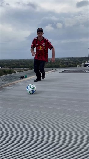 220K views · 3.6K reactions | That’s how you make an iconic entrance 廒 | Inter Miami CF | Facebook