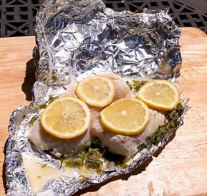 Grilled Cod with Salsa Verde is the perfect healthy summer dinner 😋 Full recipe: http://dlsh.it/6Zg1xKB | Delish