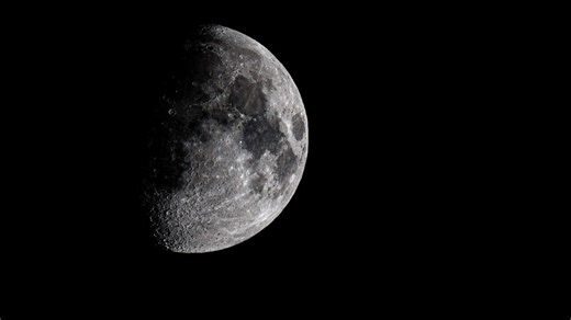 Major moon projects suffer setbacks