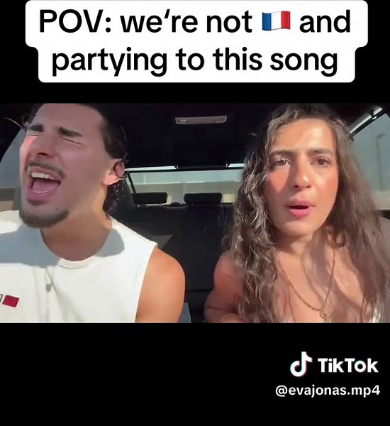 Stromae: Une Chanson Triste en Mode Karaoke