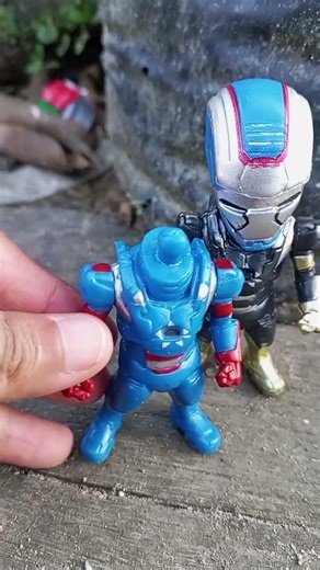 Blue Ironman swapped his head #marveltoys #spiderman