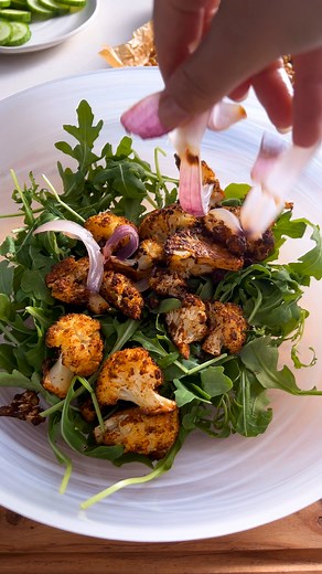This Roasted Cauliflower Salad with Healthy Ranch Dressing is incredibly delicious and easy to make. The roasted cauliflower and crispy chickpeas, paired with the homemade ranch dressing, create a satisfying and nourishing salad. It's packed with healthy fats, fiber, and protein, making it a nutritious and flavorful option. Get ready to fall in love with this recipe! Recipe is in the comments 💕 | Plantbaes