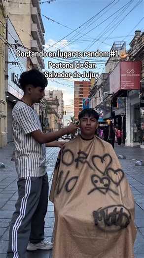 Yandé🦖 on Instagram: "Cortando en lugares random #1 🤟🏽💈 En esta ocasión cortandole al @damguerreroo 🫂 Muchísimas gracias a mis colegas por el apoyo y acompañamiento en cámara los quiero❤️ @o.7mbarber @rip.m4nu @agus__ok__15 @julls.barber @romiavilez #argentina🇦🇷 #barbershop #jujuyargentina #fyp"