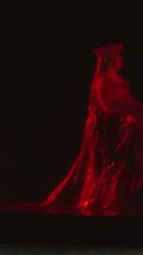 One of the most jaw-dropping moments on our stage this spring: Bluebeard’s blood-soaked brides. 🩸