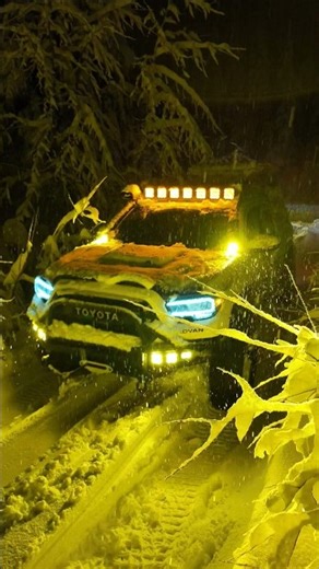 PNW Offroad Adventures: Snow Wheeling with the group! #4runner #offroading #4x4