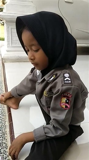 Hari ke 8 skolah TK belajar huruf B besar & b kecil