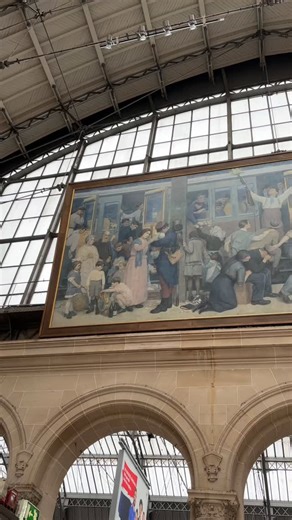 Art En Gare on Instagram: "#11novembre. L’histoire du tableau de la Gare de l’Est, vous la connaissez ? C’est celle du “Départ des poilus” du peintre Albert Herter, et celle de l’hommage d’un père à son fils mort à la guerre en 1918… On vous la dévoile aujourd’hui, à l’occasion de la commémoration de l’Armistice de la Première Guerre Mondiale. Crédits Bain News Service, publisher, Public domain, via Wikimedia Commons. Bibliothèque nationale de France, Public domain, via Wikimedia Commons #arteng