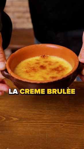 Antonello - Osteria Tradizionale Monterotondo on Instagram: "CRÈME BRÛLÉE 😍 Sembra un dolce semplice, in realtà vive tutto nei dettagli: il profumo della vaniglia, il tempo giusto sul fuoco, la calma di un bagnomaria fatto come si deve. Non è un dolce da scorciatoie né da fretta. È equilibrio, pazienza e rispetto per ogni passaggio. In Osteria la facciamo così e devi assolutamente provarla! 🔥 🚩Via Camillo Benso Conte di Cavour, 13 00015 Monterotondo RM 🖱️www.antonelloosteria.com #OsteriaAnto