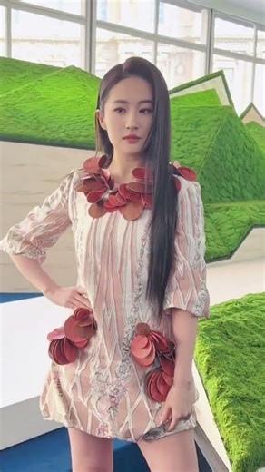 Liu Yifei's Allure at Paris Fashion Week: A LV Beauty Moment
