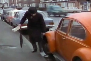 "10 Pound Note" - Comedy Sketch by Dave Allen