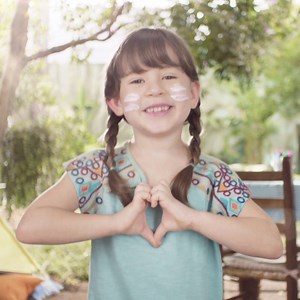 573K views · 5.1K reactions | O horário de verão acabou, mas o verão continua! Aproveite o melhor do carnaval com a dica da Julinha: antes da fantasia, tem que ter protetor solar todos os dias. SUNDOWN®. Amor e proteção de sol a sol. #overãocontinua #Sundown | SundownBrasil | Facebook