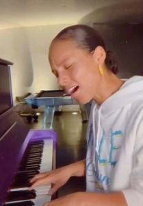 14K views · 370 reactions | Alicia Keys singing Stevie Wonder is what we all need right now. ❤ [cred: aliciakeys/TikTok] | Capital XTRA | Facebook