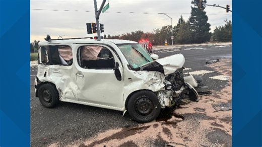 Bystanders perform CPR on crash victim in Modesto