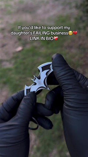 Please leave your opinion in the comments🥺❤️‍🩹 #batman #brucewayne #gotham #darkknight #keychain