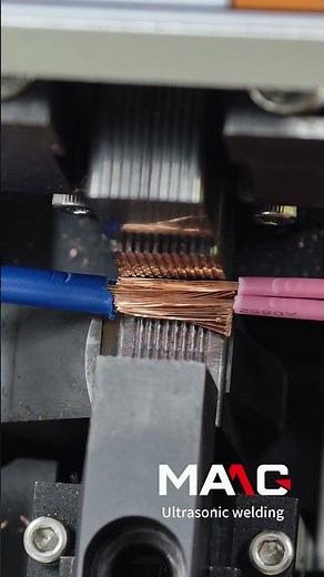 Ultrasonic splicing is the process of welding aluminum or copper wires.