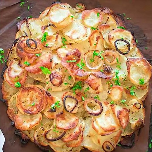 POTATO CAKE WITH ONIONS