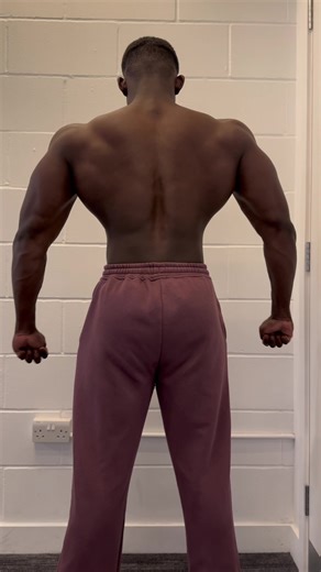 6ft 100kg. Natural Bodybuilder
