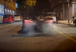 Apollo Intensa Emozione: accelerazione furiosa a Hong Kong [VIDEO]