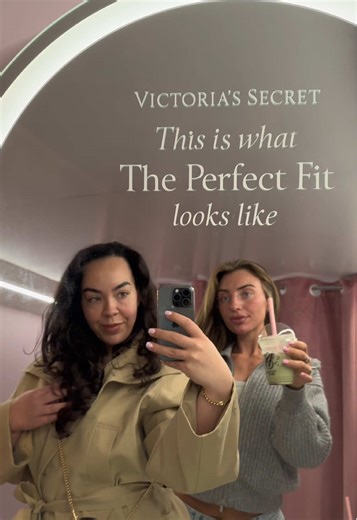 POV: you just had a bra fitting on our Bra Fit Bus and now confidence is your middle name 😉💞 #victoriassecretuk #brafitting #bra #selfie