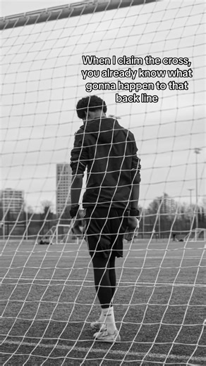 Football Goalkeeper Skills: Mastering the Side Volley