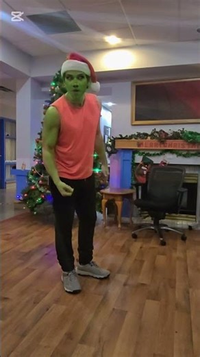 Alien tries smokes. Why it's dumb. #alienssaysdontsmoke #quitwhilegreen #smokingisntcool