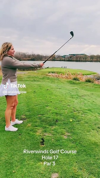 Exploring Riverwinds Golf Course: Hole 17 Overview
