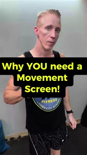 Ever wondered why a movement screen is so crucial? Low scores on a movement screen can indicate a higher risk of injury. Knee pain, hip pain, shoulder pain… they’re often movement-related issues. Over time, these compensations can lead to injuries that could’ve been avoided. If you want to keep moving pain-free and feeling strong, get a movement screen today. Identify any weak spots, and start working on them! Need help? I’ve got you covered. Movement screens are part of all my programs, availab