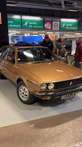 Comment reconnaître en un clin d’œil, les premières générations de Renault 30 ? Retromobile Officiel | Petites Observations Automobiles - POA