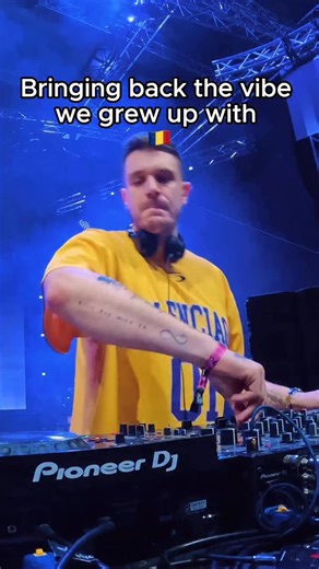 Bringing back the vibe we grew up with…🇷🇴 Song: Activ - Lucruri Simple (PASCAL Remix) #pascaljunior #remix #afrohouse #nostalgic #romanianmusic #deephouse #activ #lucrurisimple #fyp #dj #melodic | Pascal Junior