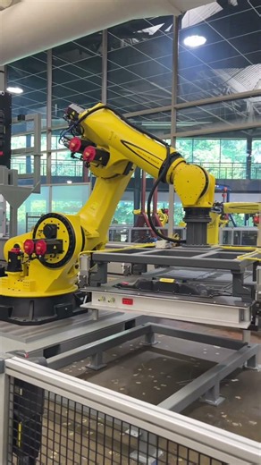 Industrial Robots Don’t Get Much Bigger Than This - Fanuc M2000