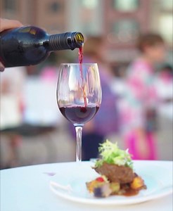 30 reactions · 3 comments | A toast to good wine, food and music!...