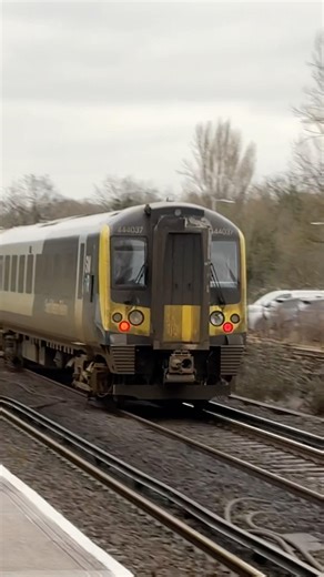 SWR Class 444 ‘Desiro’ speeds through Esher