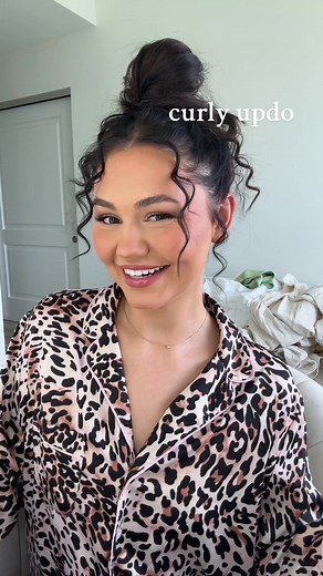 Messy Curly Updo Tutorial | Easy & Classy Hairstyle