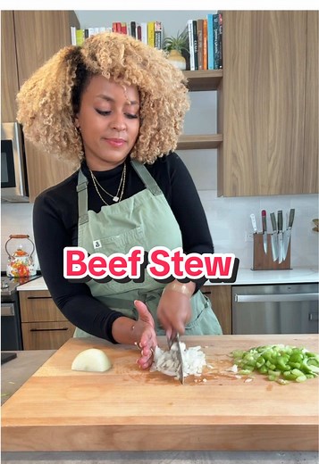 I LOVE A GOOD EASY dinner stew! This beef stew is absolutely amazing! Heres the recipe 👇 3 pounds chuck beef cut into 1 inch cubes 2 tablespoons all-purpose flour 2 tablespoons Worcestershire sauce 1 tablespoon browning sauce (optional, for color) 1 teaspoon garlic powder 1 teaspoon onion powder 1 teaspoon Italian seasoning 2 teaspoons kosher salt 1 teaspoon freshly ground black pepper 2 tablespoons vegetable oil 2 stalks celery chopped 1/4 cup finely chopped yellow onion 8 cloves garlic minced