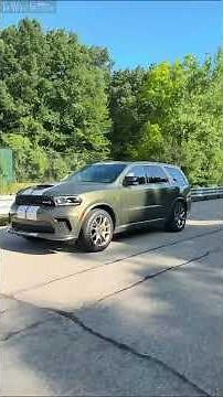 2027 Dodge Durango SRT Hellcat Jailbreak – Green Machine with Sterling Silver Stripes #automobile