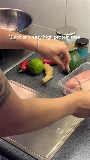 Scrubbing pans after every meal is a hassle. Titanium makes cleanup effortless. Most cookware stains, scratches, or loses its non-stick coating over time. Not this one. The Siraat Pure Titanium Pan is naturally non-stick, so food slides right off. No scrubbing, no soaking, no hassle. ✅ No coatings or chemicals – Just pure titanium ✅ Ultra durable, scratch resistant and dishwasher safe (virtually indestructible) ✅ Stain resistant and easy to clean 🚚 Free shipping & returns Try it risk free for 1