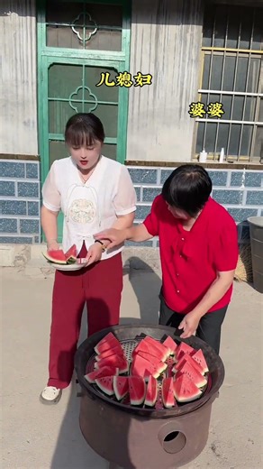 The difference is too big isn't it #Xiaohuan is hardworking Cutting husband's hair #shortvideo